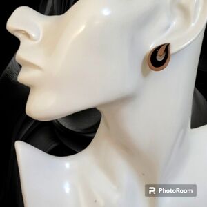 3/$30 VTG 1980s Teardrop Swirl Two-tone Post Earrings